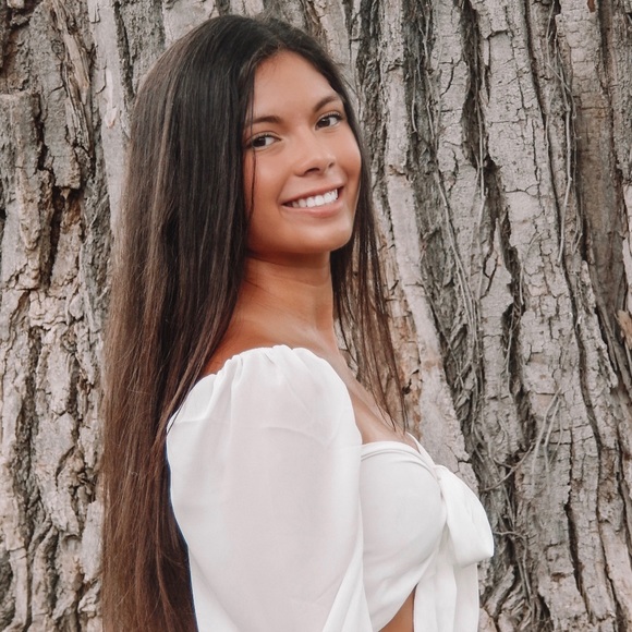 Meet your Posher, Ana - Picture 3 of 4